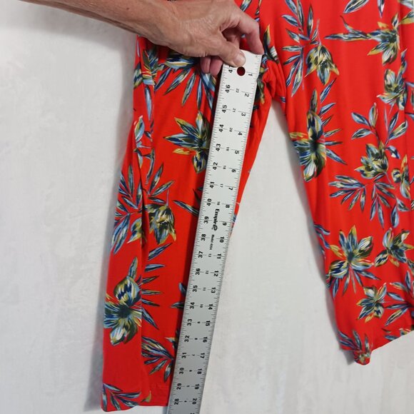Lascana Capri's & Top Set Size 6 Red Floral Print Wide Leg Capris. Short Sleeve - Picture 9 of 16